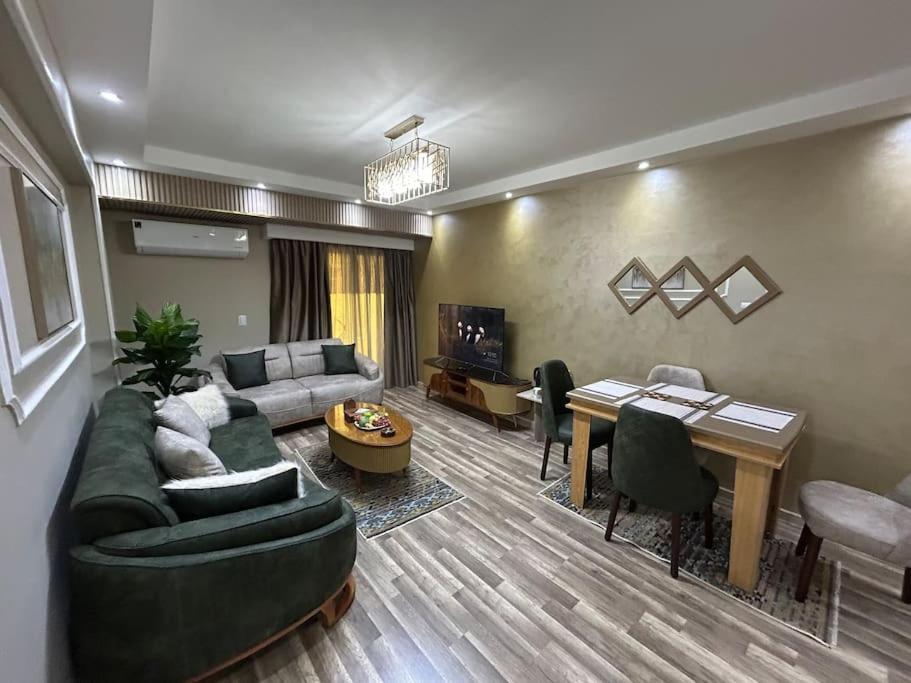 Skyline Luxury Suites 5 Mins From Cairo Airport Exterior foto
