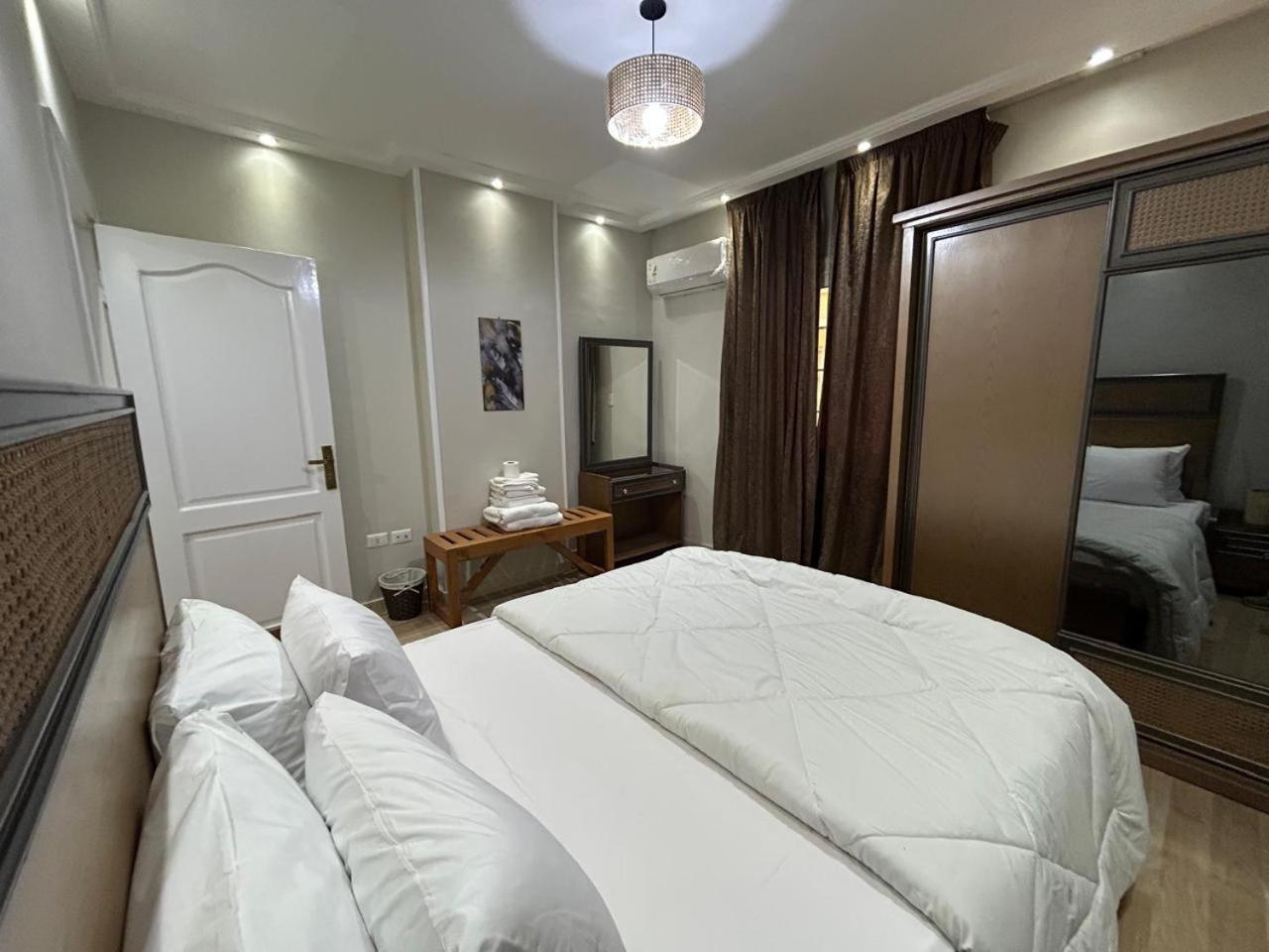 Skyline Luxury Suites 5 Mins From Cairo Airport Exterior foto