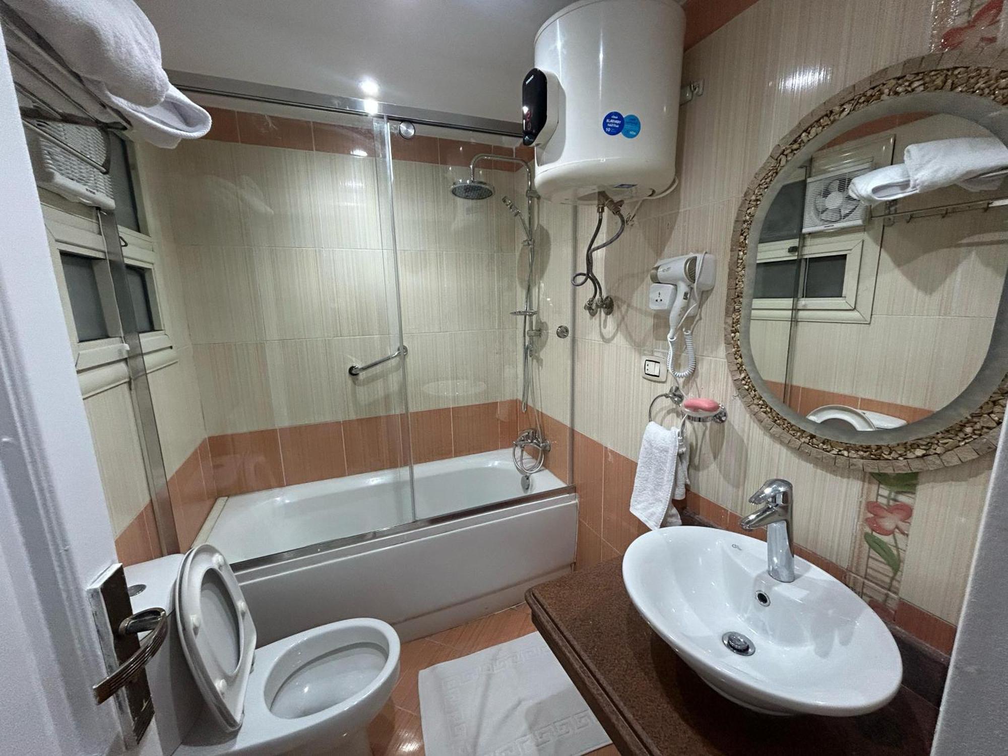 Skyline Luxury Suites 5 Mins From Cairo Airport Exterior foto